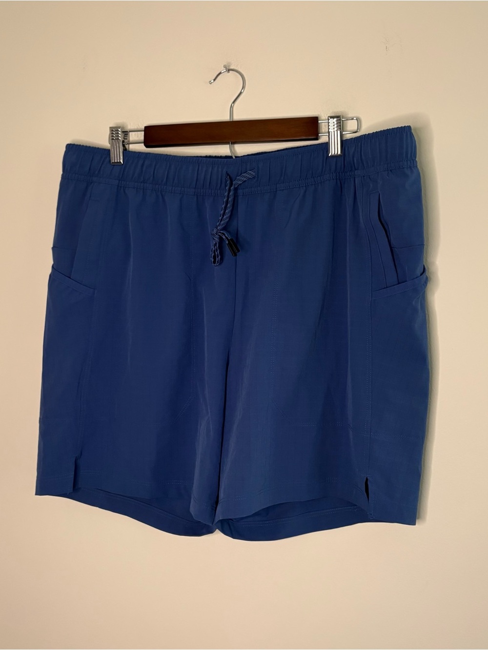 NWT Athletic Works 40-42 Mens Blue Shorts Lightweight Travel Hiking 7” Inseam